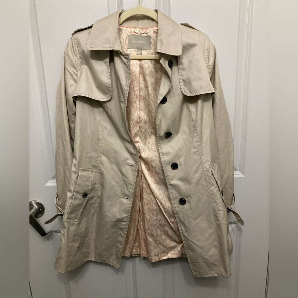 Banana Republic Women’s Size Small Petite Beige Trench Coat